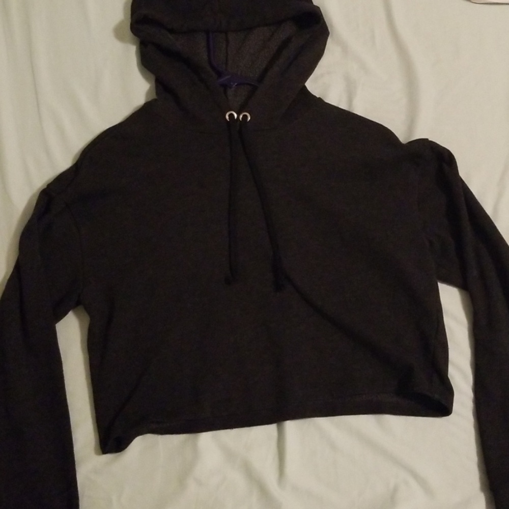 Crop top hooded black sweatshirt